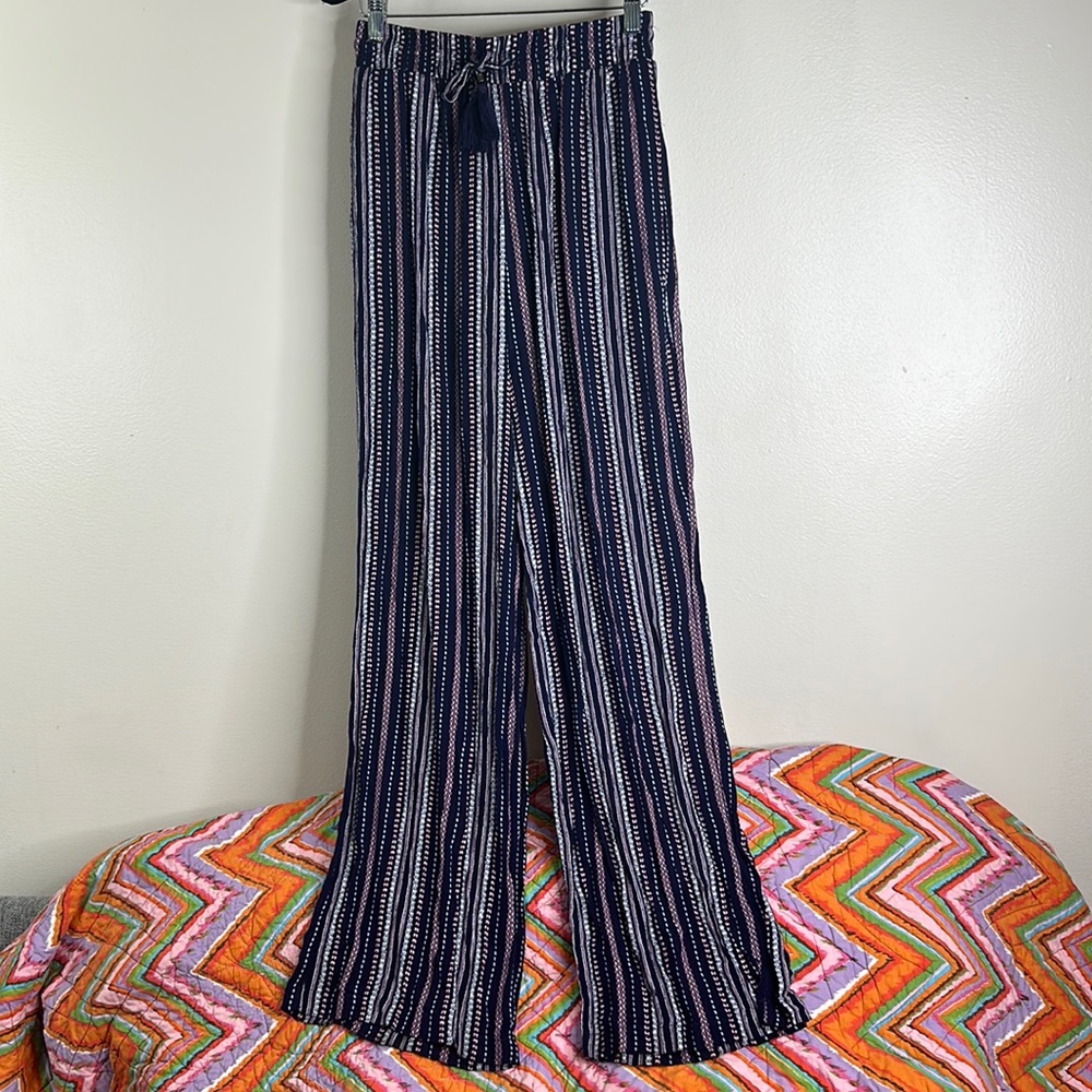 Wide leg, casual blue, red, pink and white pants. Safari cute for vacation.
